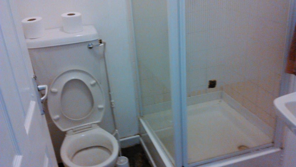 Tredegar Arms Budget Guesthouse For Walkers/Cyclists/Contractors/Traveler Merthyr Tydfil Room photo